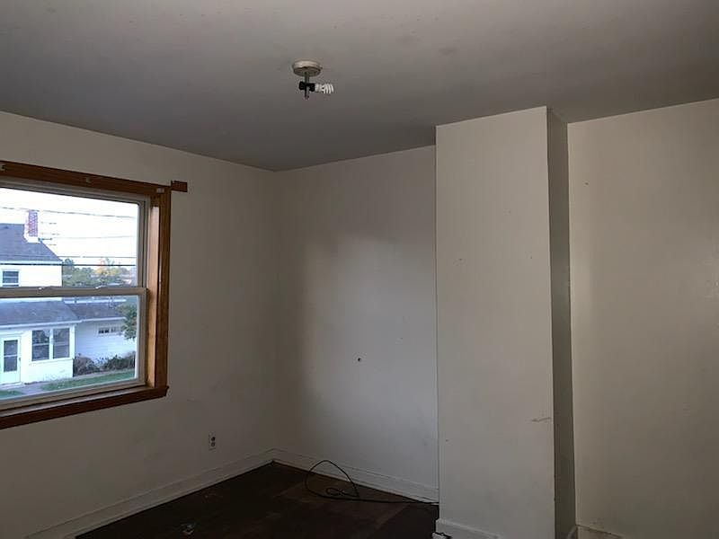 1st image of 17 Elkins Dr