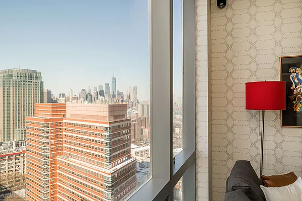 Sold by Compass | media 10