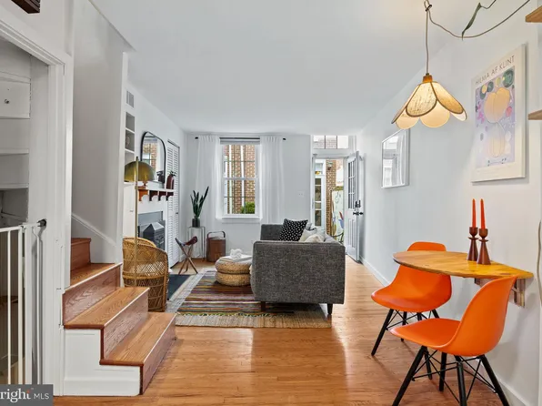 37 Queens Ave, Philadelphia, PA 19147