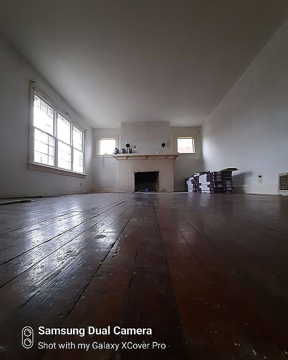2nd image of 801 Ravenswood Dr