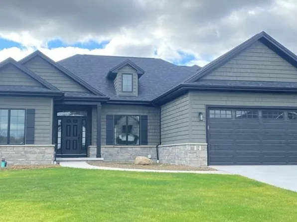 18 Richfield Rd, Williamsville, NY 14221