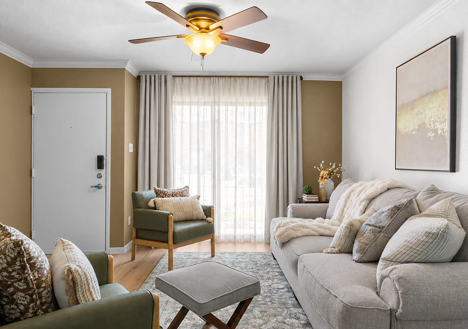 Cozy 2BR/2BA near TAMU w/ Pool & Washer — Photo 1