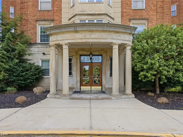 13800 Fairhill Rd APT 419, Shaker Heights, OH 44120