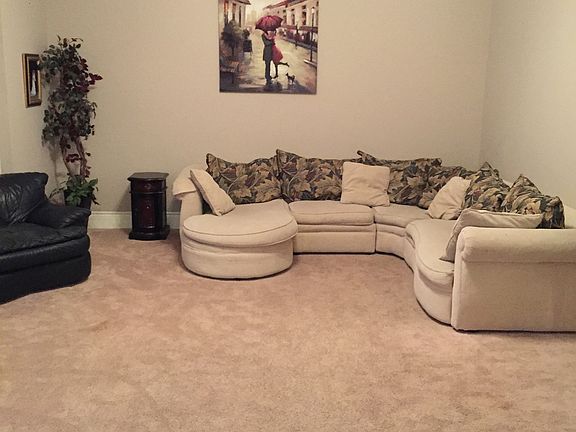 4th image of 44 Garnet Dr