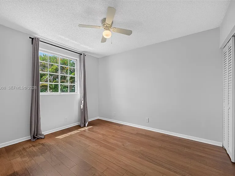 498 Cambridge Ln — Photo 21