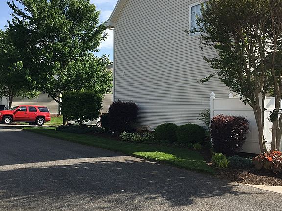 3rd image of 130 Wyndsong Pl