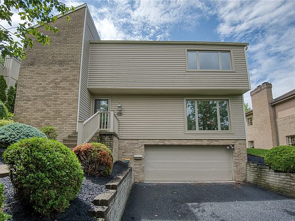 2nd image of 135 Vanderbilt Dr