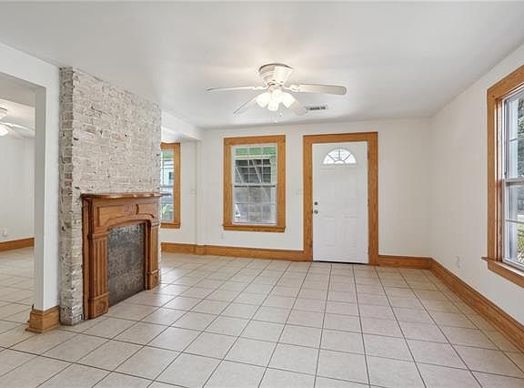 4th image of 208 David St