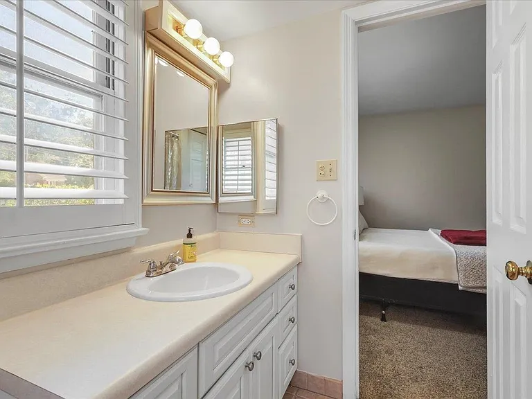 517 E Jefferson St #45 — Photo 26