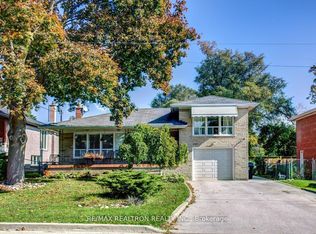 7 Stafford Rd, Toronto, ON M2R1T7