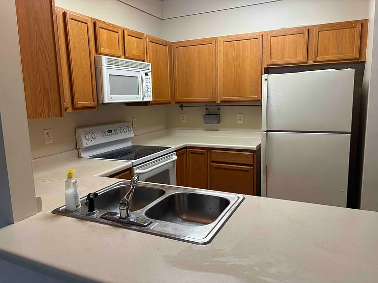657B Kingfisher Ln #B — Photo 5