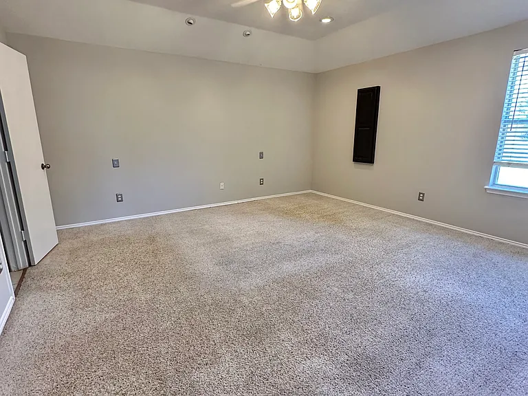 4905 Spur Ridge Ct — Photo 10