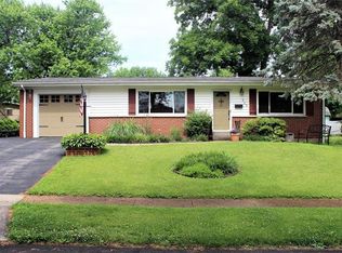 925 Preakness Ln, Florissant, MO 63033
