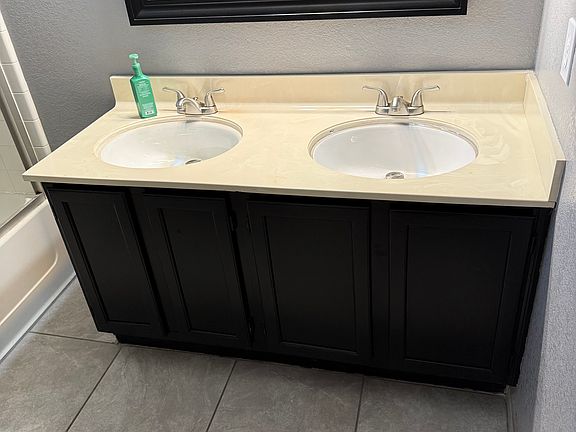 5th image of 819 Knights Cir