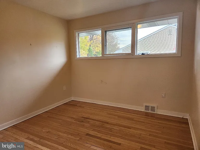 125 Lakedale Dr — Photo 14
