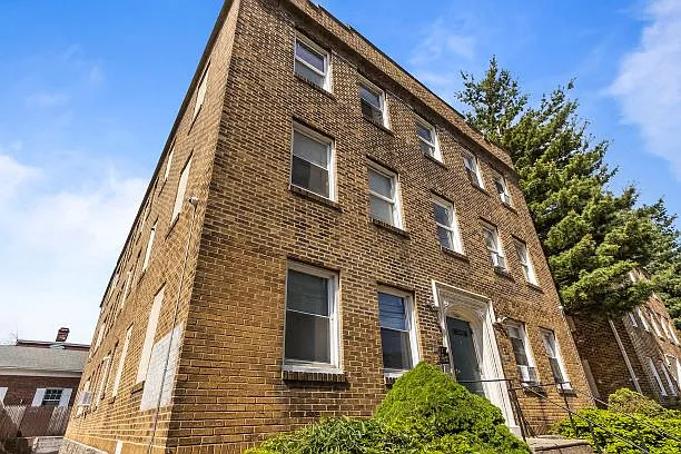 Willows Apartments — Photo 13