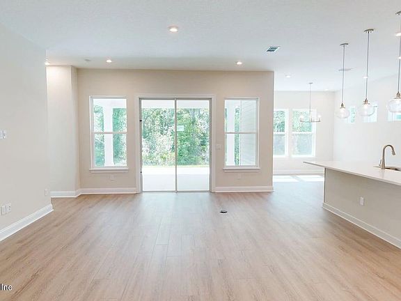 5th image of 345 PALOMAR Drive