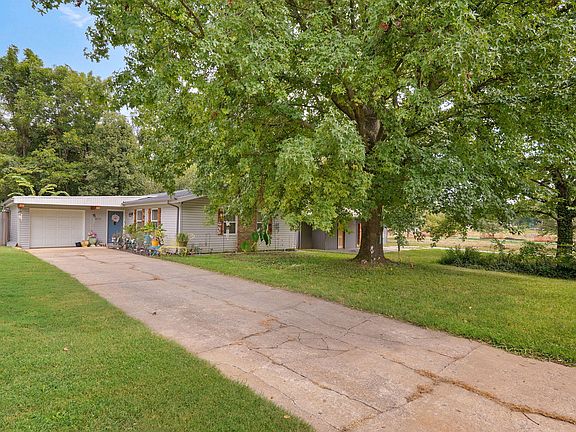 2nd image of 2633 W Phelps Street