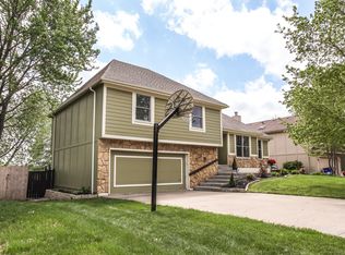 1325 E Meadow Ln, Olathe, KS 66062
