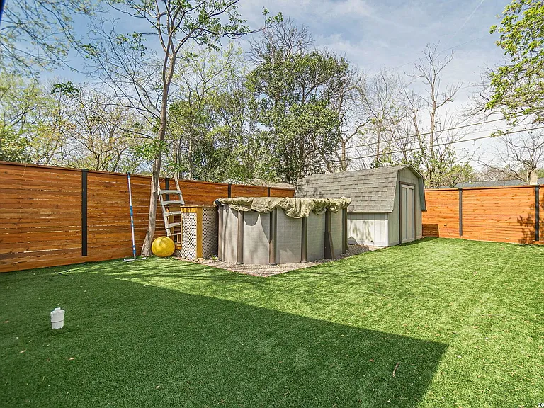 227 Devonshire Dr — Photo 48