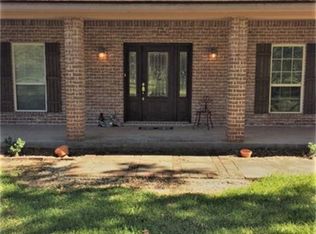 525 Lone Star Trl, Angleton, TX 77515