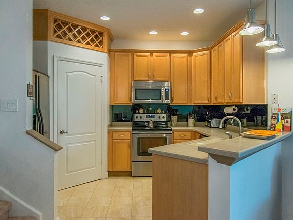 5th image of 741 Cruise View Dr