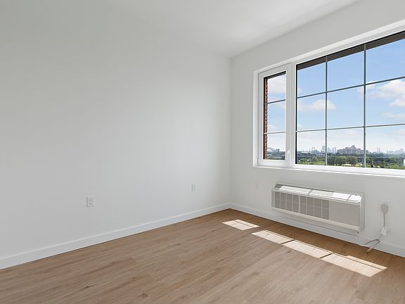4th image of 101 Bruckner Blvd #7T