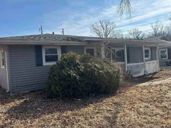 2417 12th St, Silvis, IL 61282