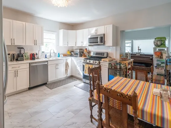 131 Summer St #1, Somerville, MA 02143