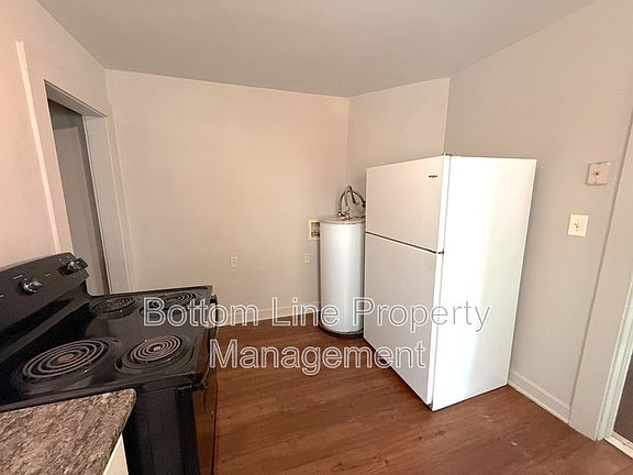 5th image of 233 Orange St