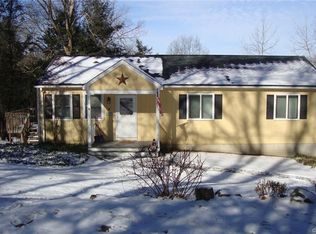 4 Longview Ter, Sandy Hook, CT 06482