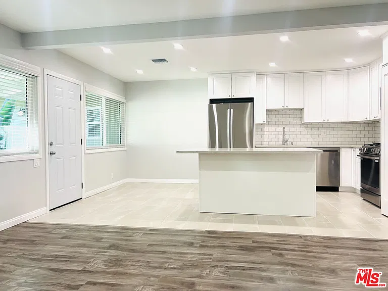 624 N Toluca Park Dr #E — Photo 8