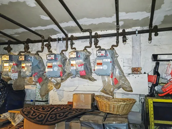 1722 Putnam Avenue image 10 of 30