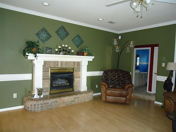 3rd image of 1901 Amberwood Ct
