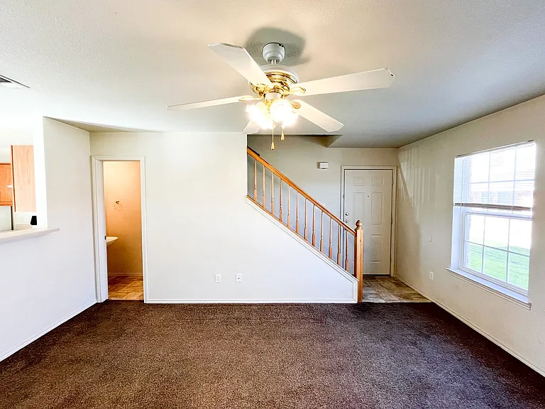 308 Creek St — Photo 6