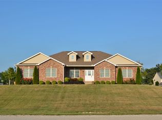 6714 Reagan Dr, Cantrall, IL 62625