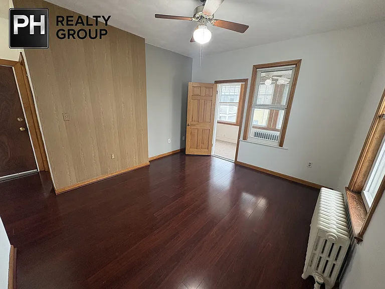 573 Shirley St #2 — Photo 4