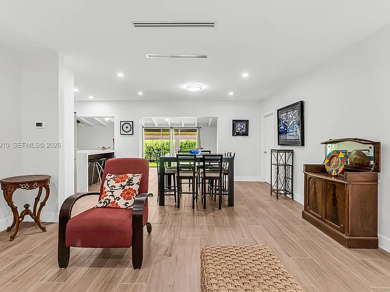 1015 Pizarro St — Photo 30