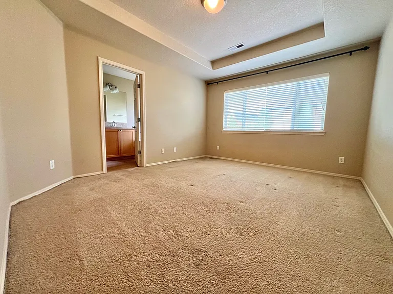 1048 SE Tamora Ave — Photo 16