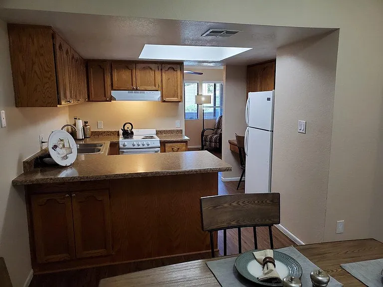 10134 W Mohawk Ln — Photo 5