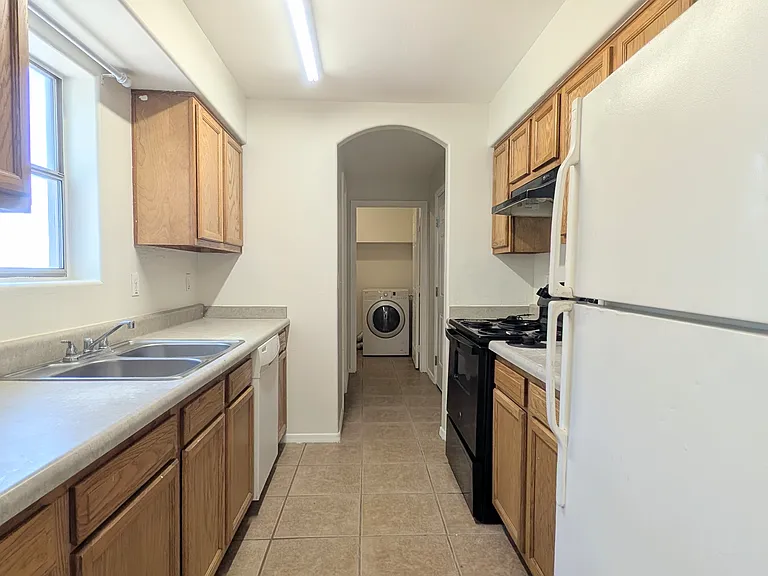 392 E Dirklay Ave — Photo 5
