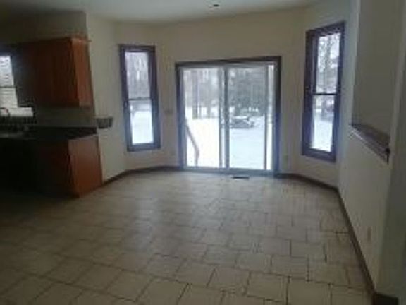 3rd image of 4775 Glastonbury Cir