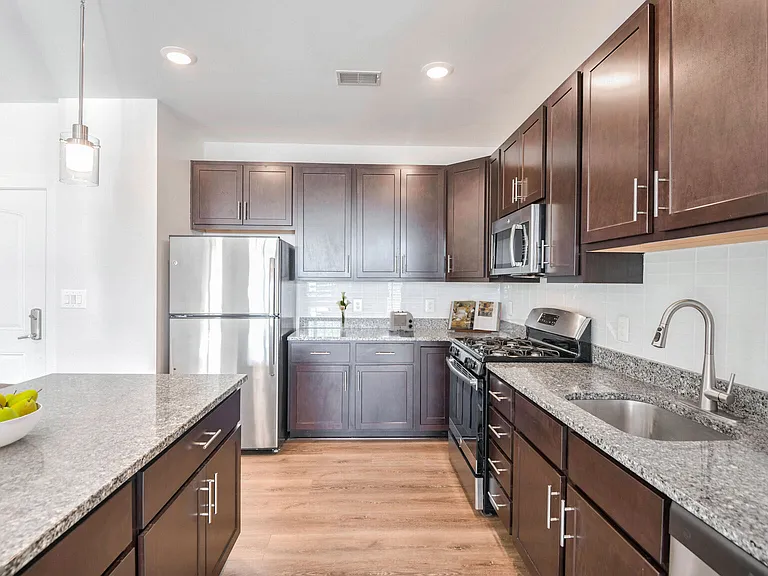 Avanti Luxury Apartments — Photo 48