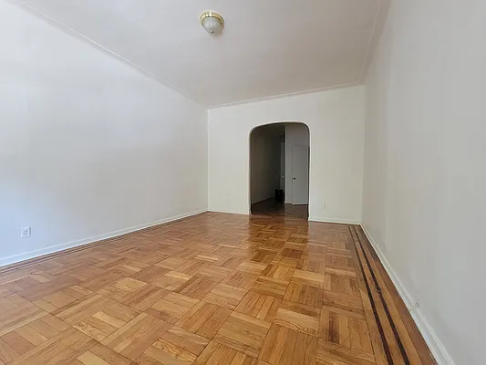 Rented by BRICK & GALO REALTY CORP | media 37