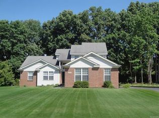 1241 Courtney Ct, Hartland, MI