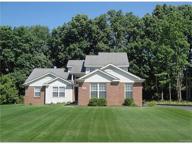 1241 Courtney Ct photo 1