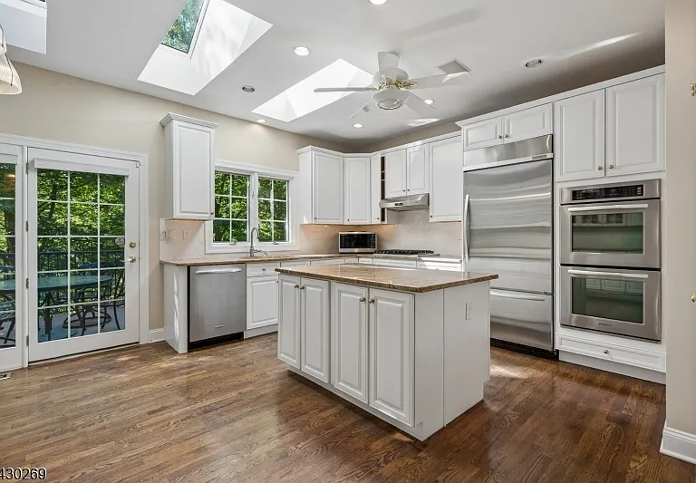 8 Morgan Ct — Photo 7