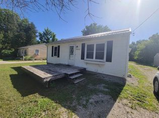 1542 Franklin St, Center Point, IA 52213