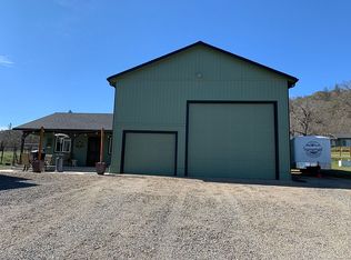 8067 Gold Ray Rd, Central Point, OR 97502