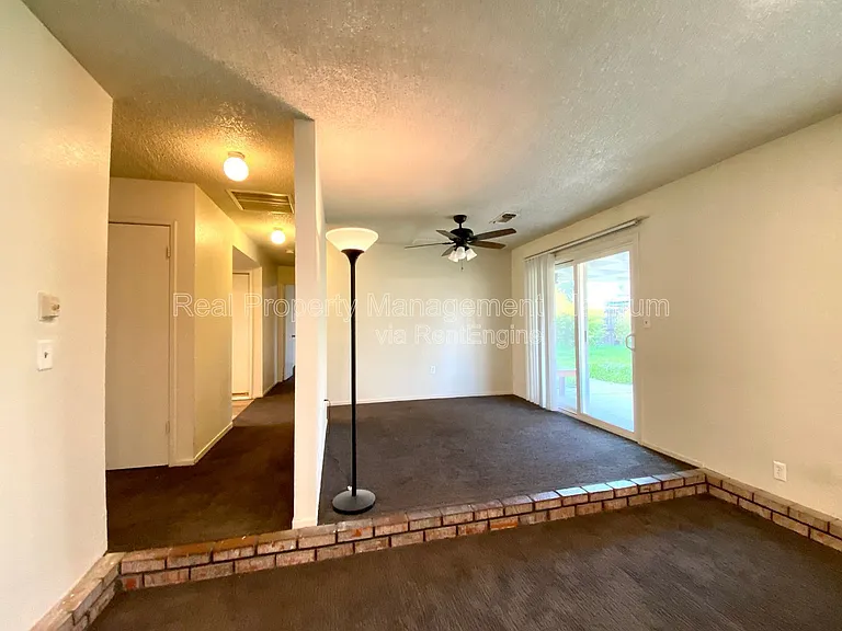 4619 E Indianapolis Ave — Photo 12
